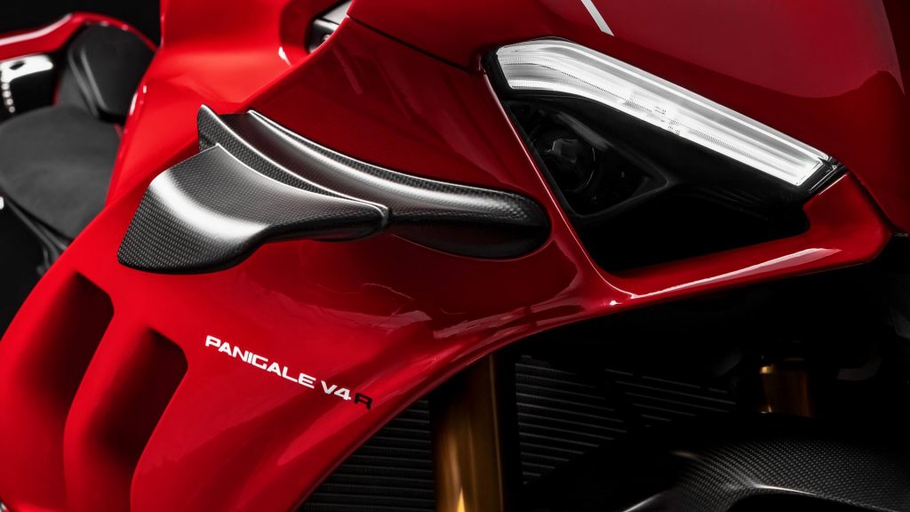 Behold the new Ducati Panigale V4 R Debuts with 217hp & Winglets Edpixs